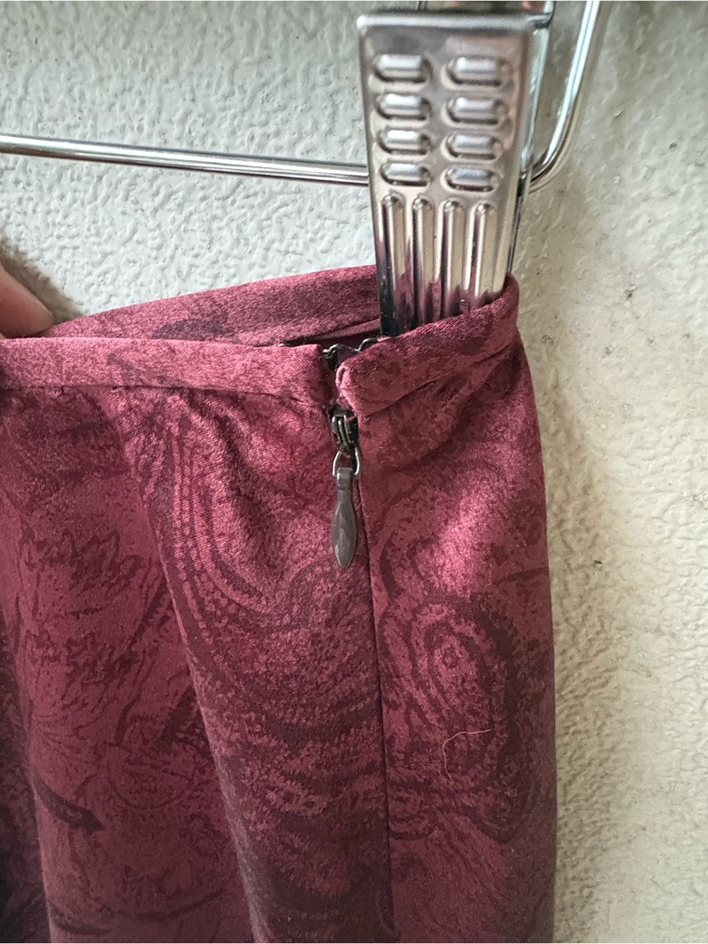 Vintage 90s Petite Sophisticate Burgundy Satin Jacquard Paisley Midi Skirt 6 - Picture 6 of 10